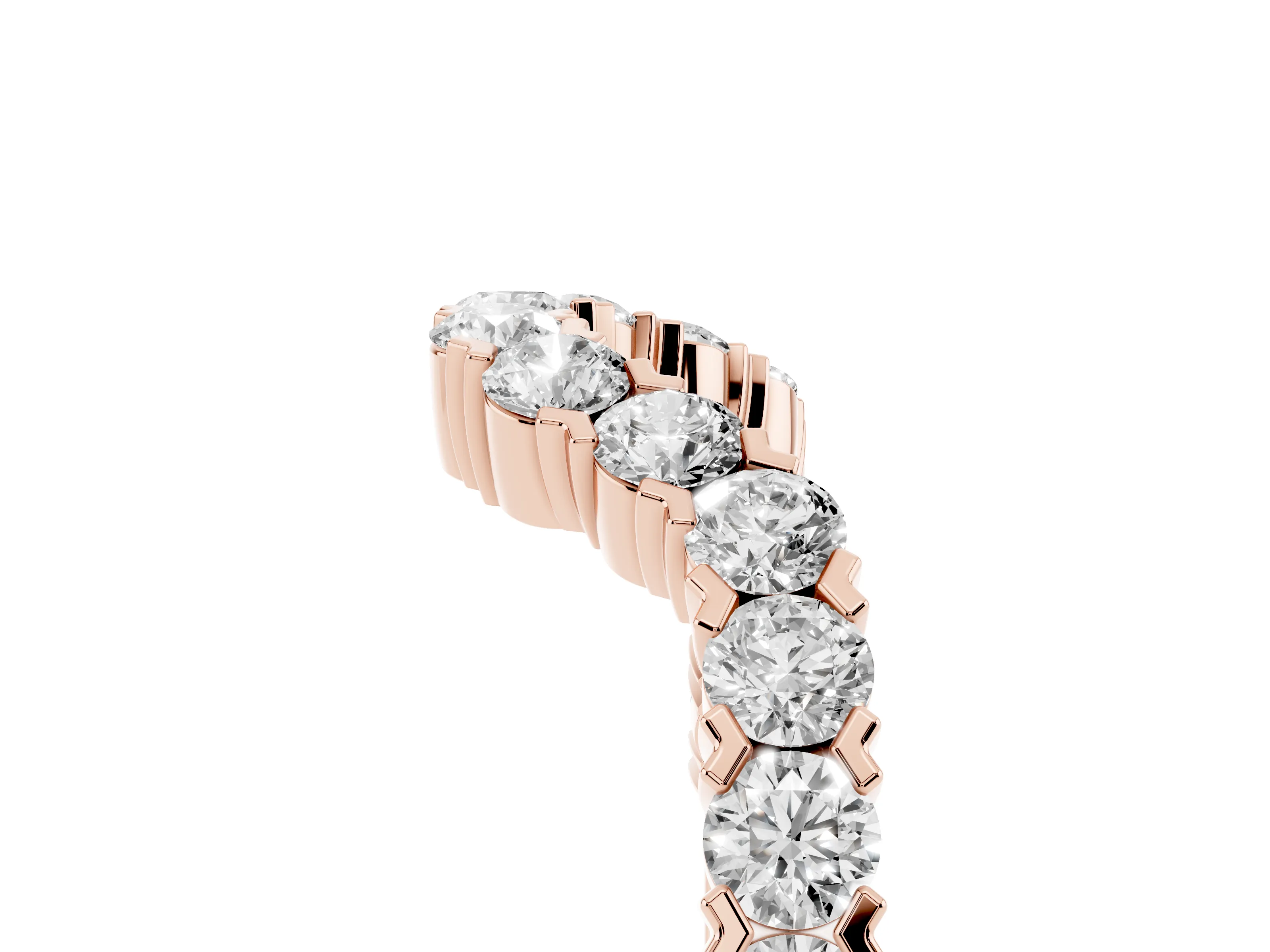 Round Diamond V-Shaped Pavé Band Set in Rose gold with Prong Setting