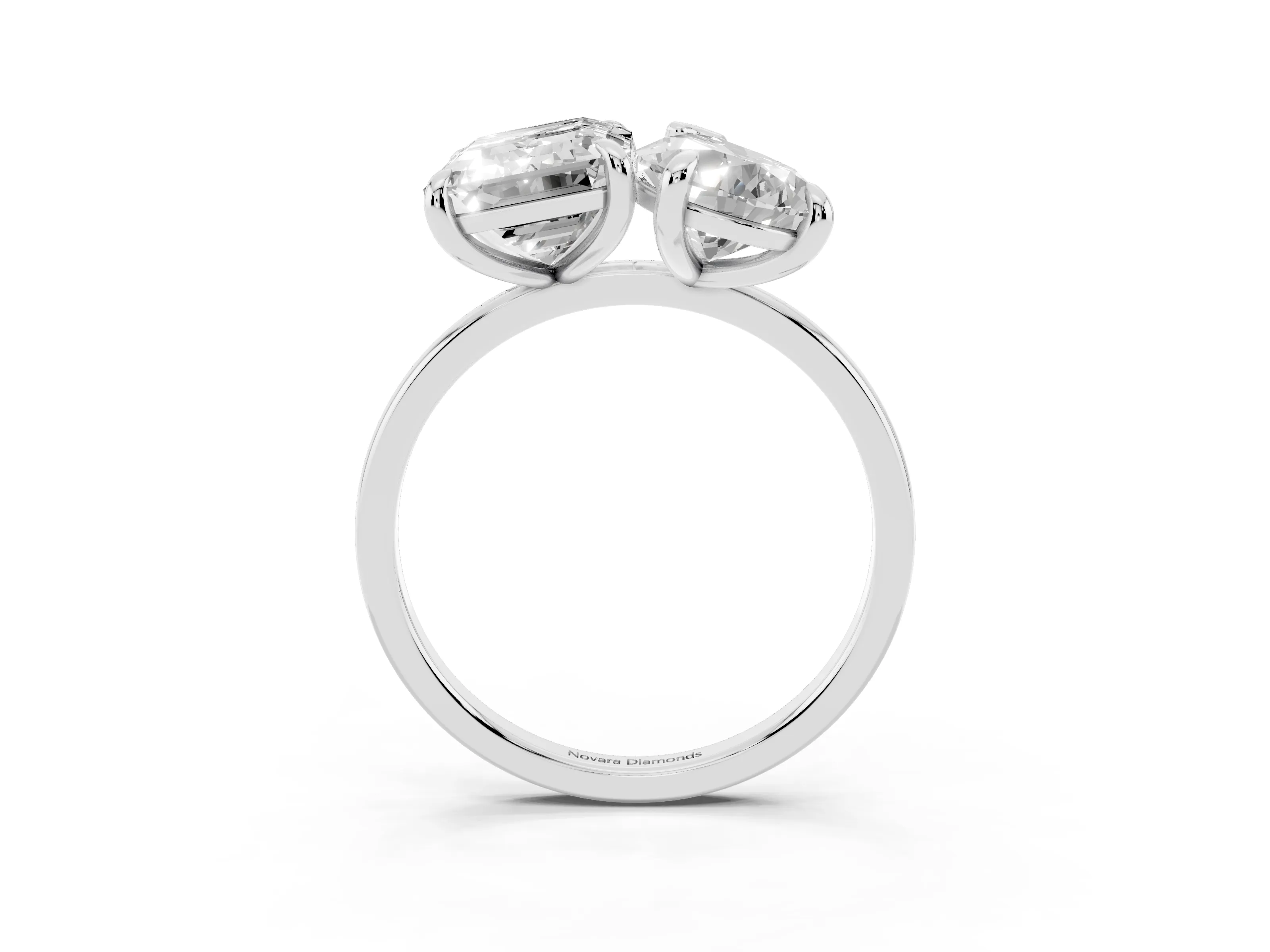 Pear and Emerald Toi Moi Ring Set in White gold with Prong Setting and Plain Band
