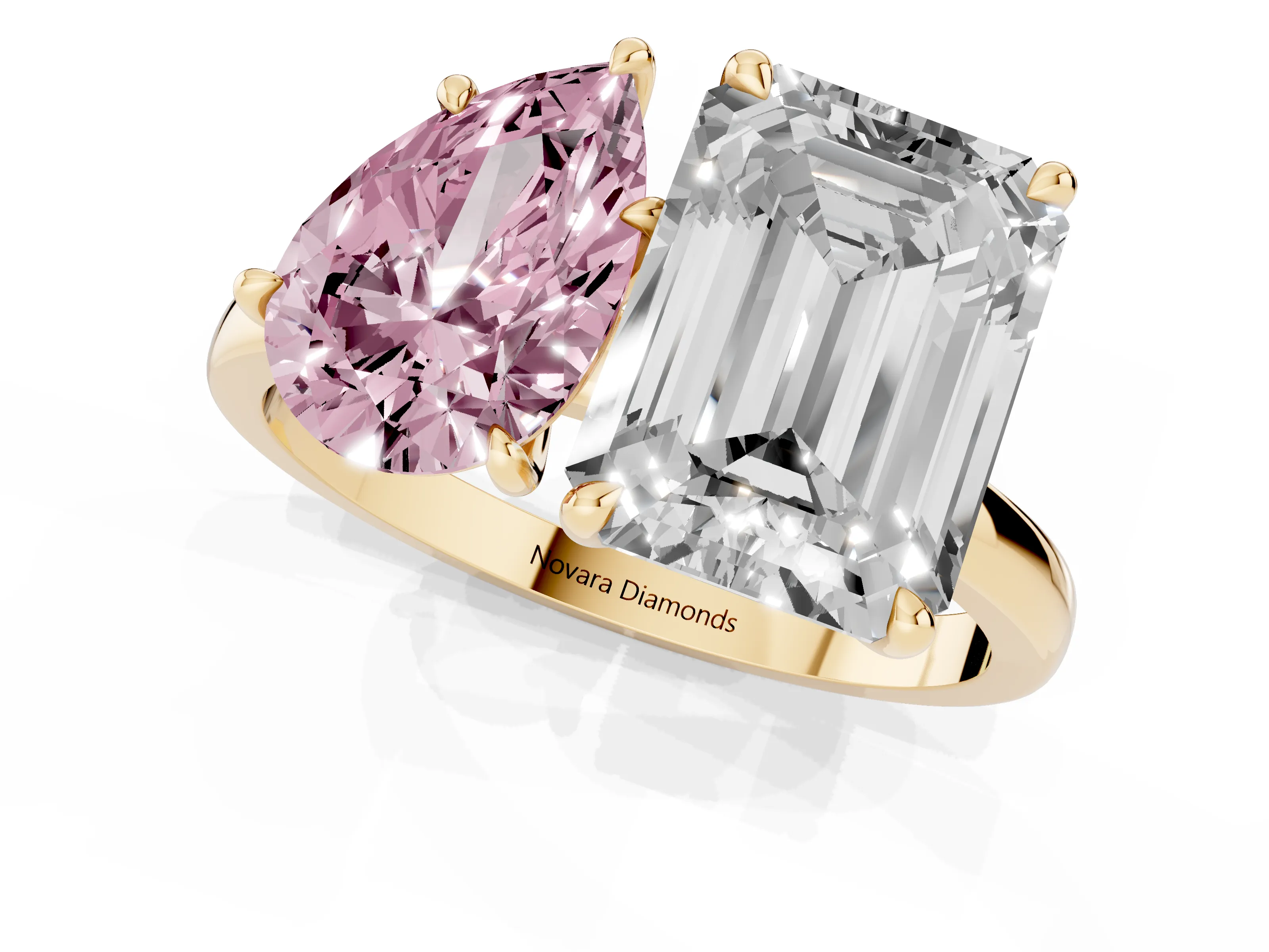 Fancy Pink Pear Cut and Emerald Cut Toi Moi Ring Set in Yellow gold with Prong Setting