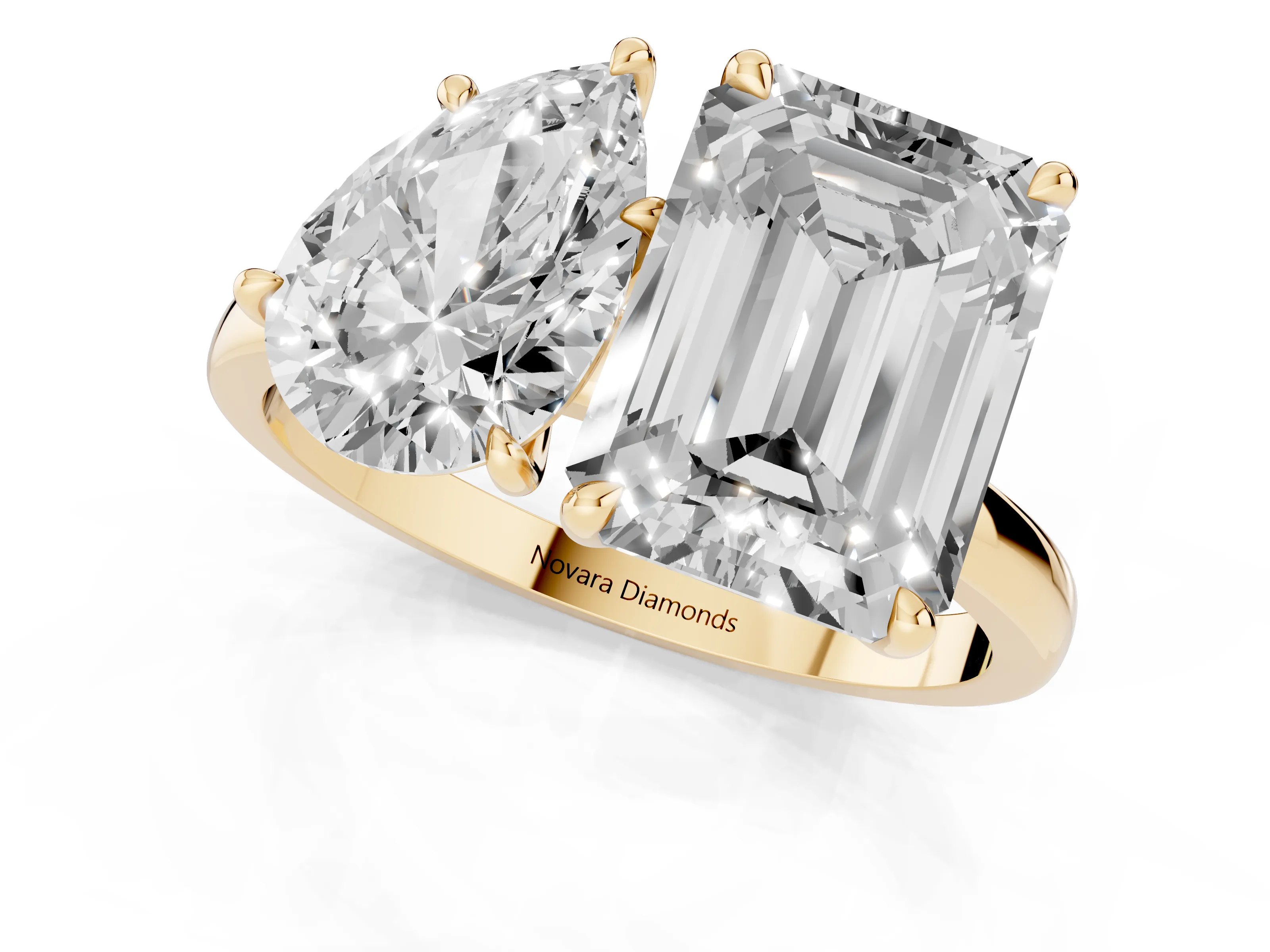 Pear Cut and Emerald Cut Toi Moi Ring Set in Yellow gold with Prong Setting