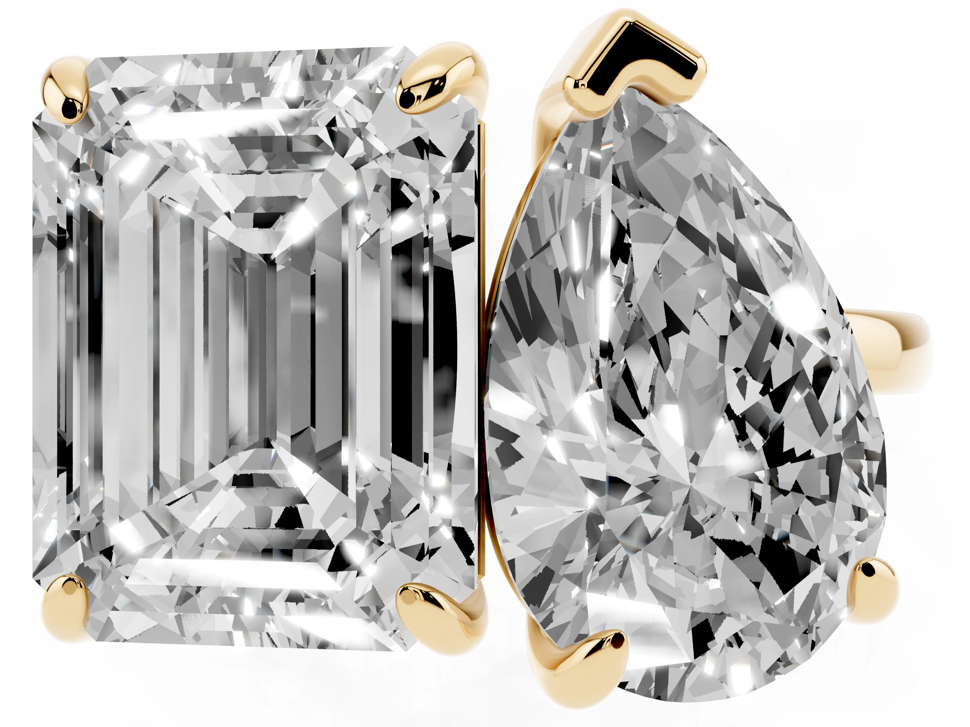 Pear and Emerald Toi Moi Ring Set in Yellow gold with Prong Setting and Plain Band