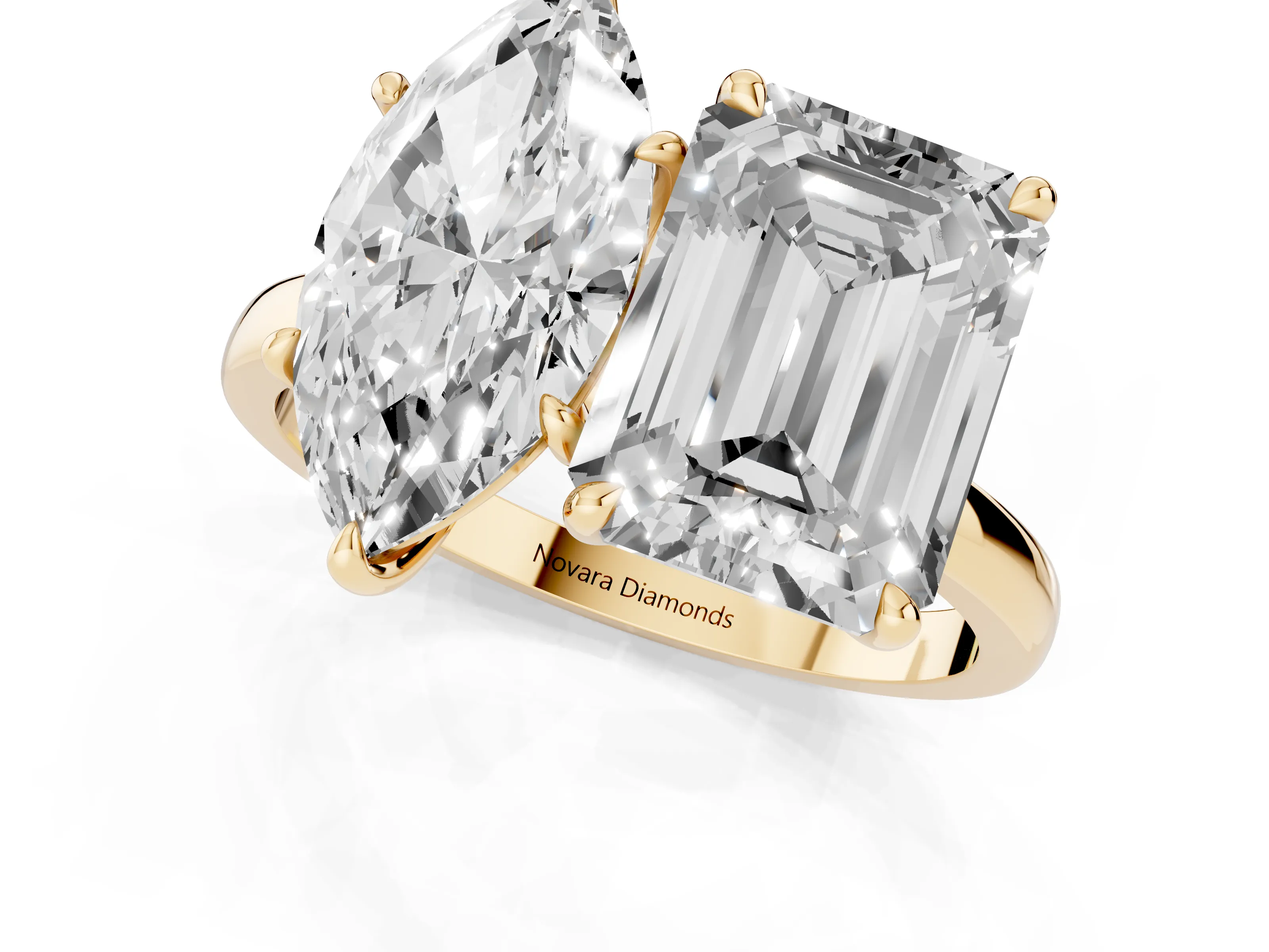Marquise Cut and Emerald Cut Toi Moi Ring Set in Yellow gold with Prong Setting