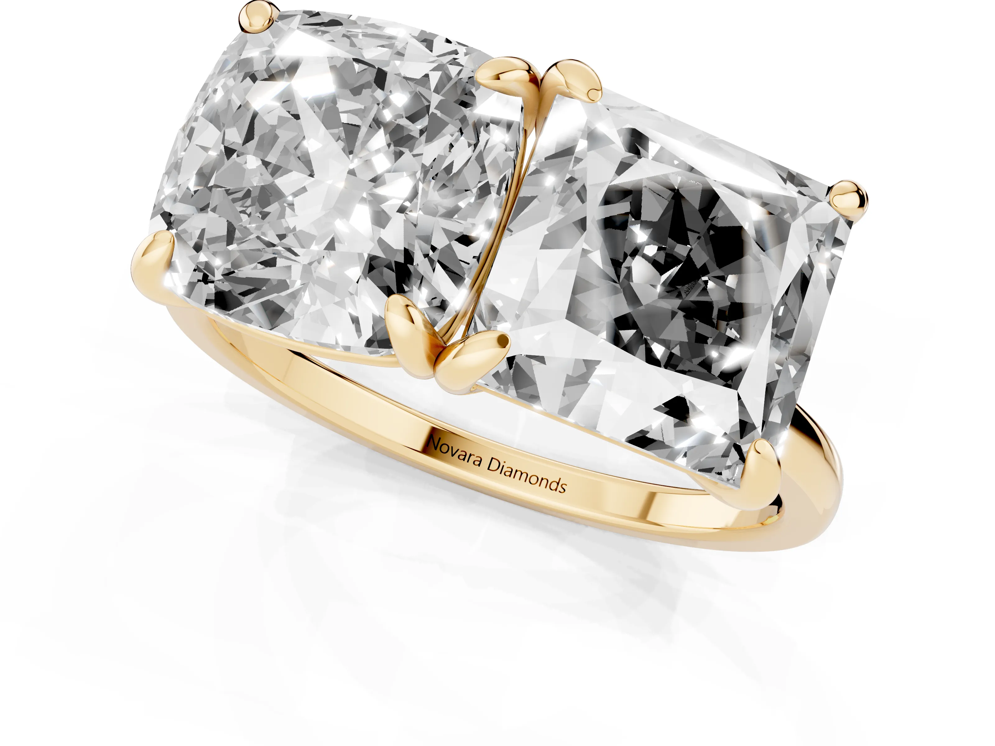 Cushion and Princess Toi Moi Ring Set in Yellow gold with Prong Setting and Plain Band