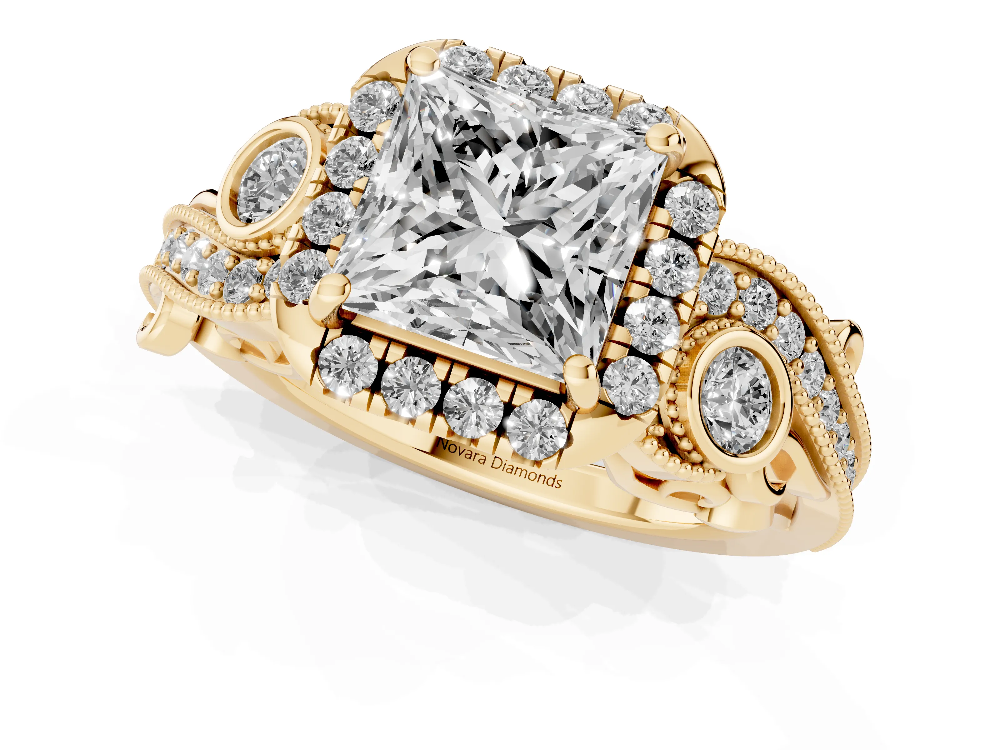 Princess Cut Diamond Halo Ring Set in Yellow gold with Milgrain Pavé Band and Prong Setting