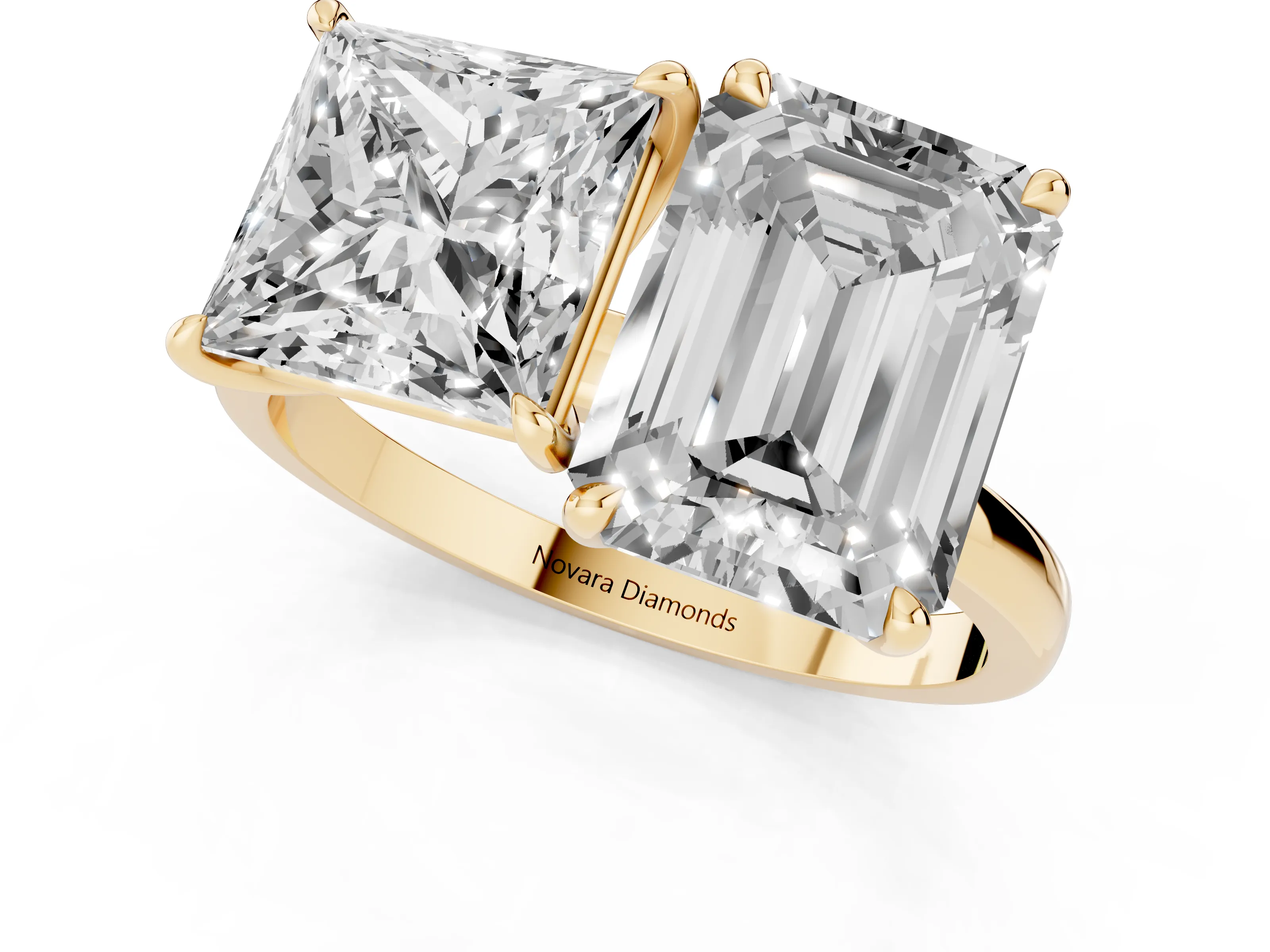 Princess Cut and Emerald Cut Toi Moi Ring Set in Yellow gold with Prong Setting