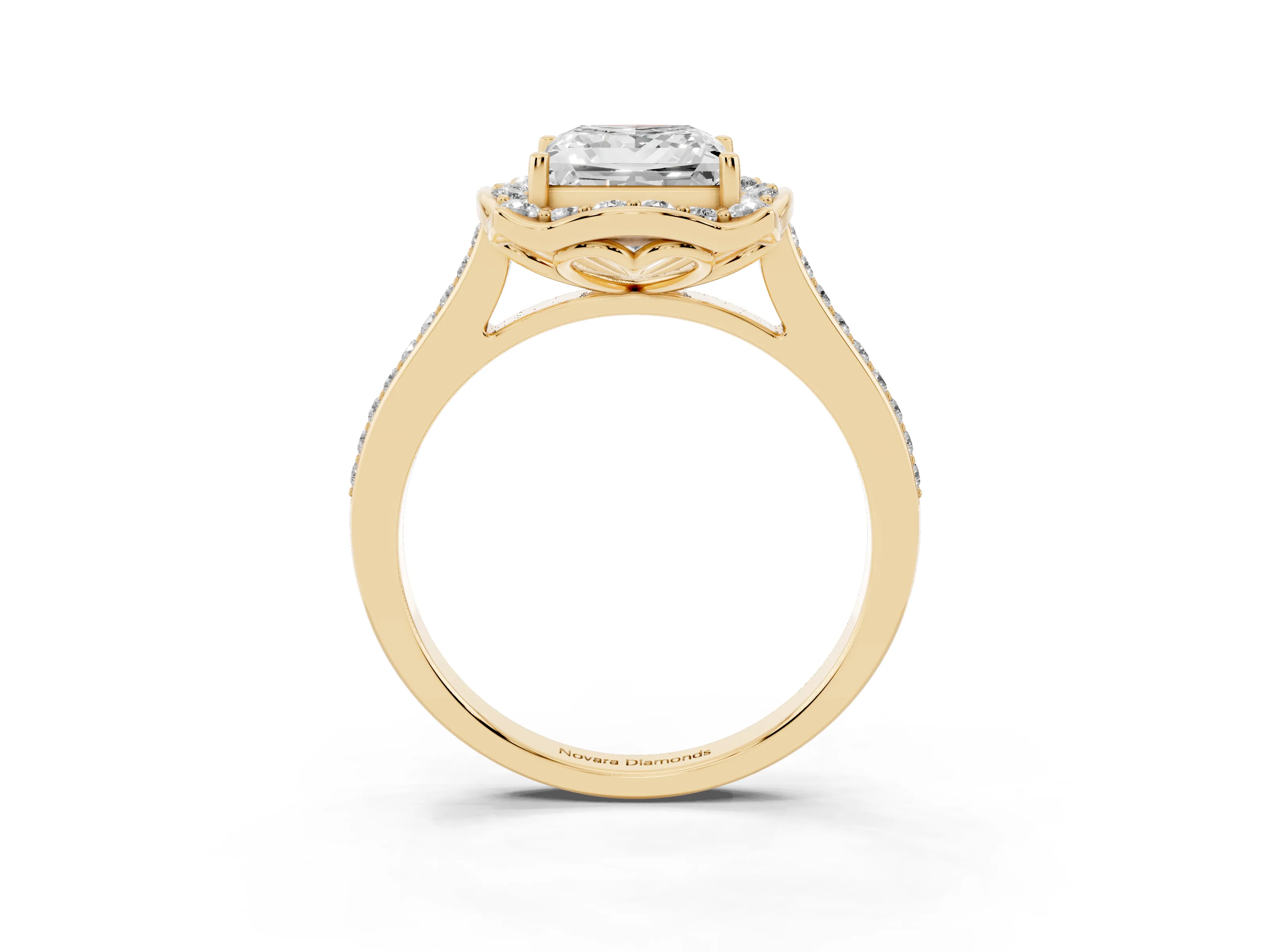 Princess Cut Diamond Halo Ring Set in Yellow gold with Pavé-Lined Shoulders and Prong Setting