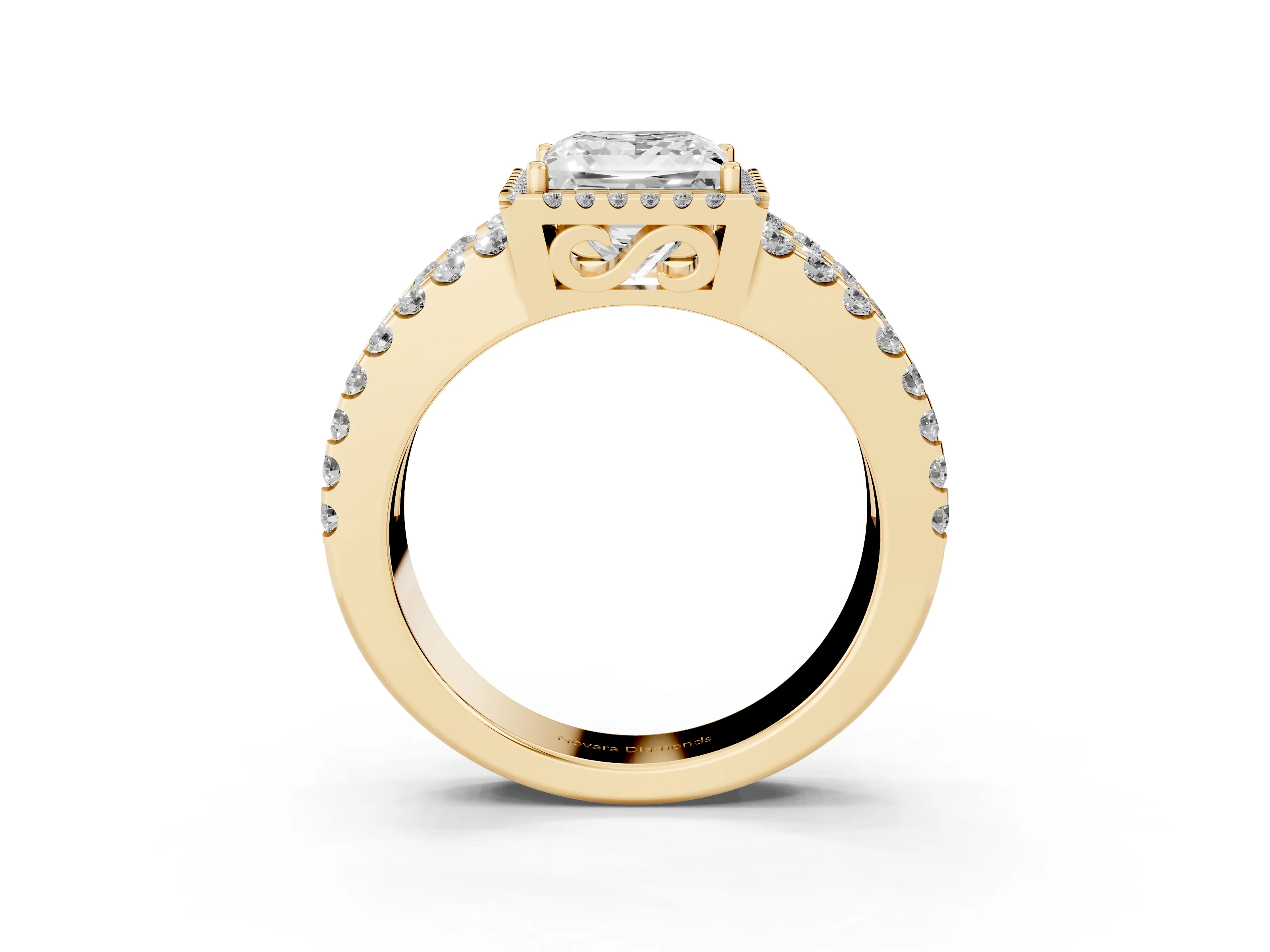 Princess Cut Diamond Halo Ring Set in Yellow gold with Pavé Split Shank and Prong Setting