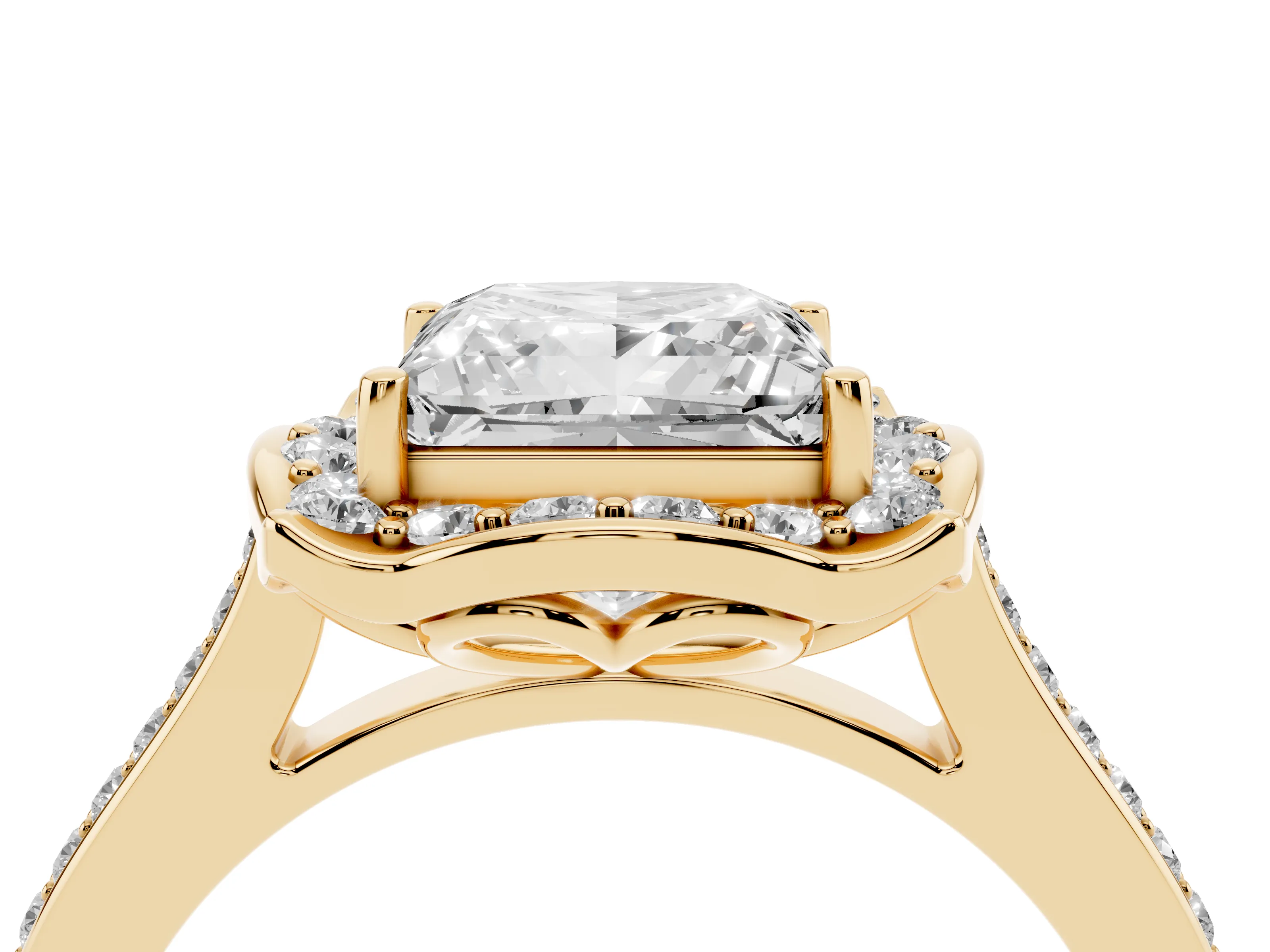 Princess Cut Diamond Halo Ring Set in Yellow gold with Pavé-Lined Shoulders and Prong Setting