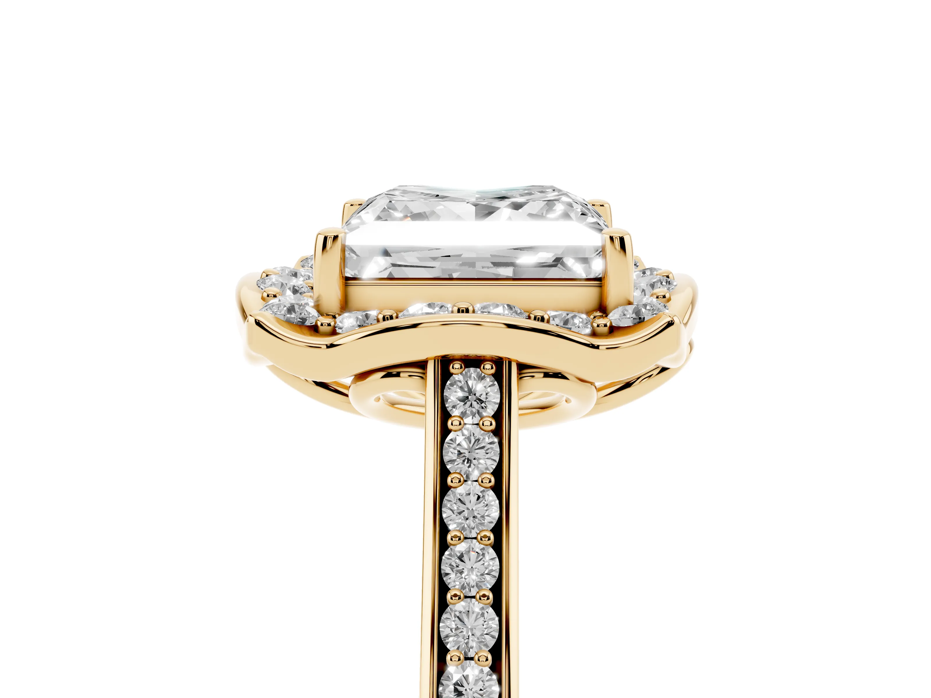 Princess Cut Diamond Halo Ring Set in Yellow gold with Pavé-Lined Shoulders and Prong Setting