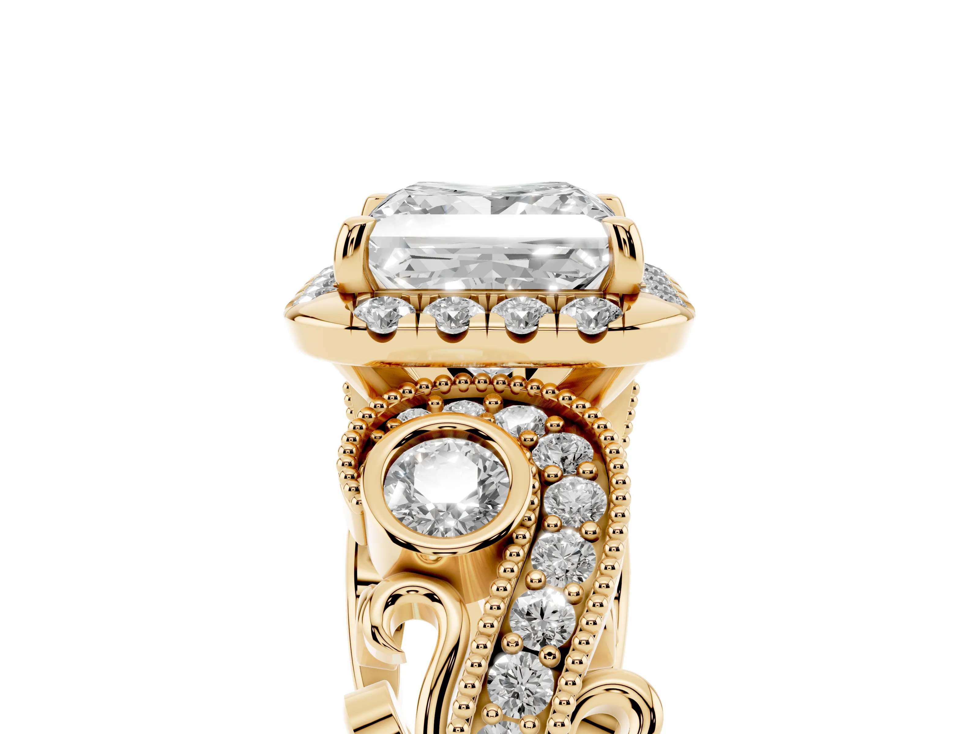 Princess Cut Diamond Halo Ring Set in Yellow gold with Milgrain Pavé Band and Prong Setting