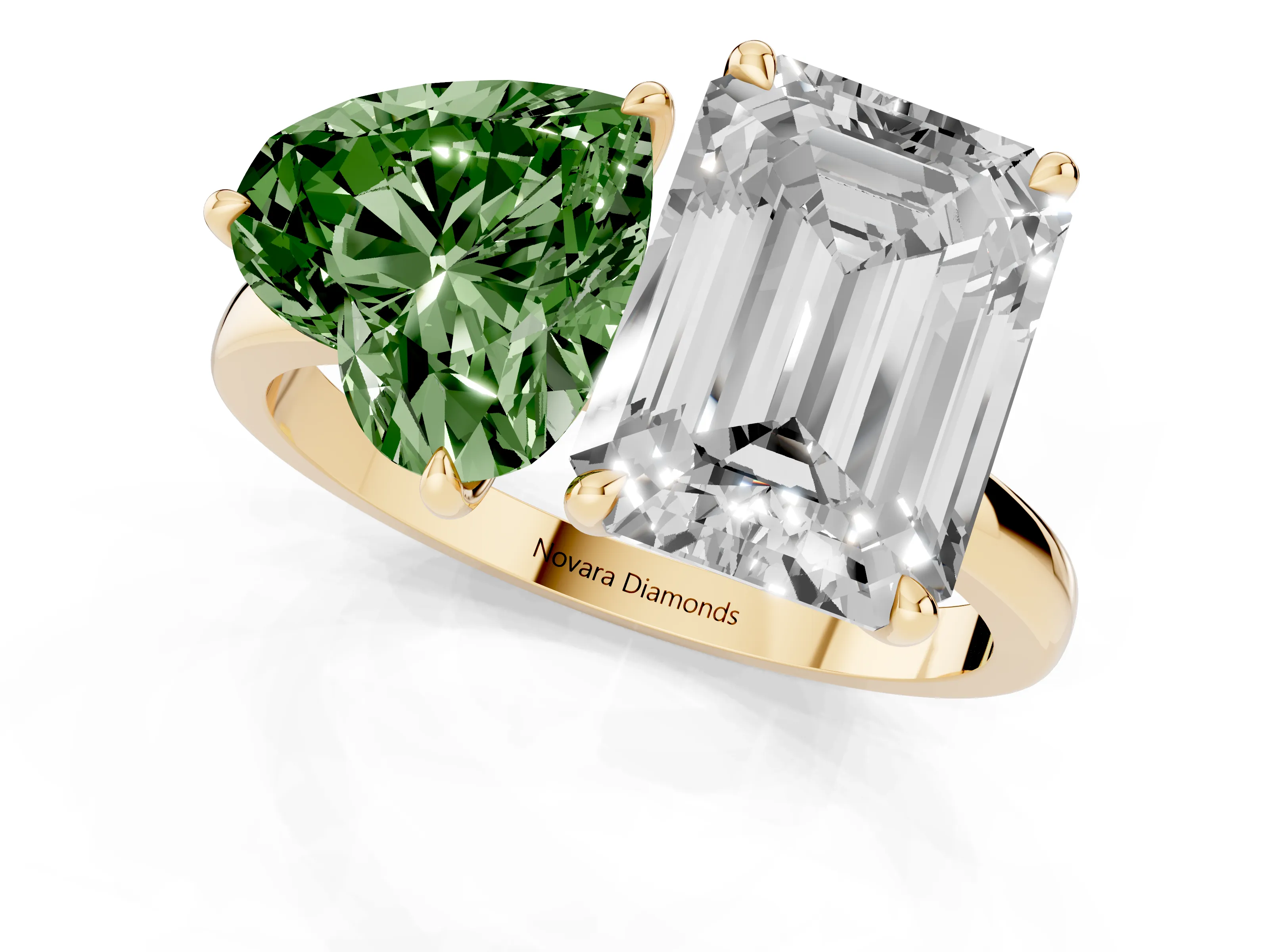 Fancy Green Heart Cut and Emerald Cut Toi Moi Ring Set in Yellow gold with Prong Setting