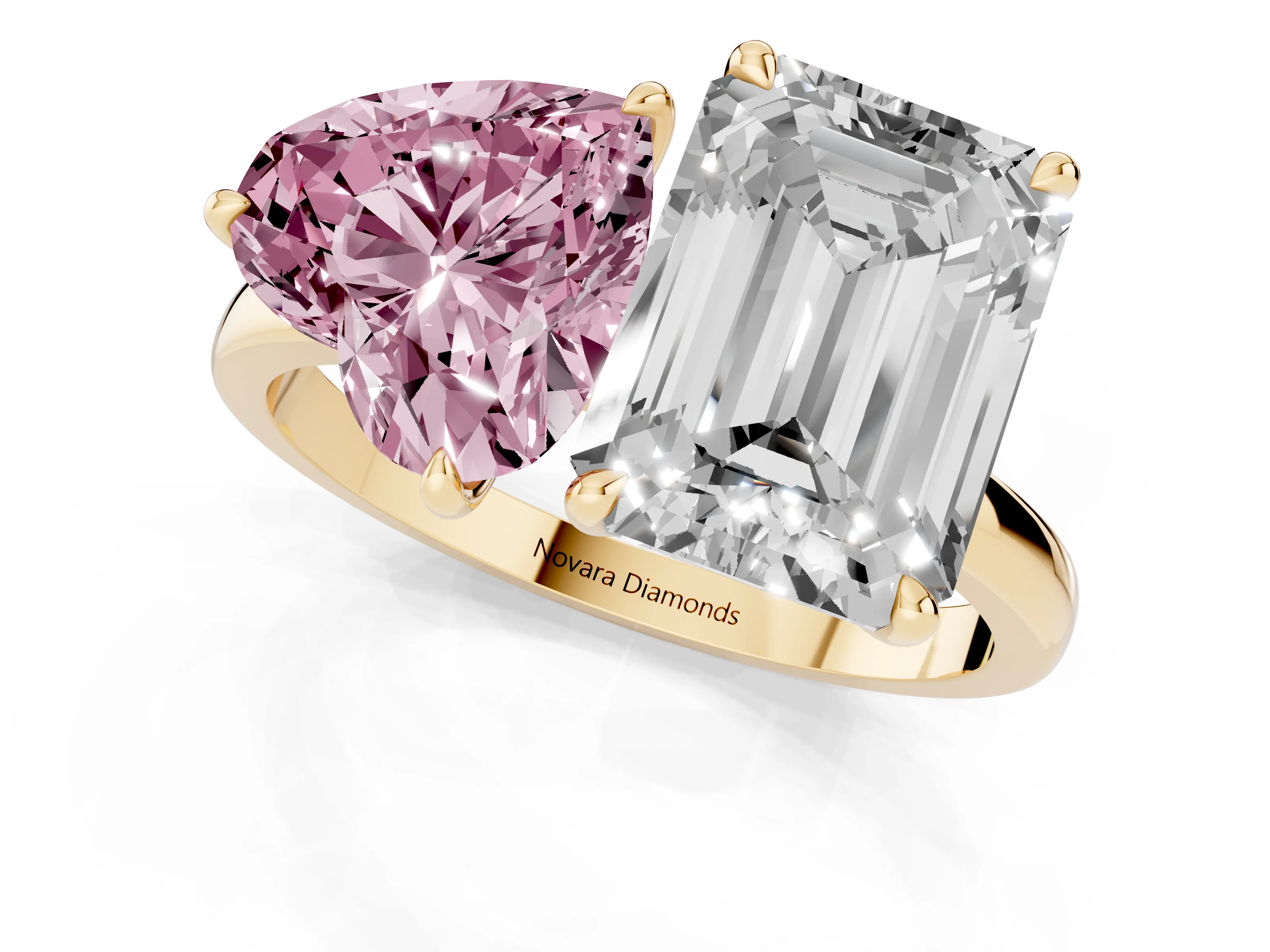 Fancy Pink Heart Cut and Emerald Cut Toi Moi Ring Set in Yellow gold with Prong Setting